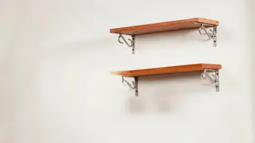[wooden-shelf-inst-01] Wooden shelf installation